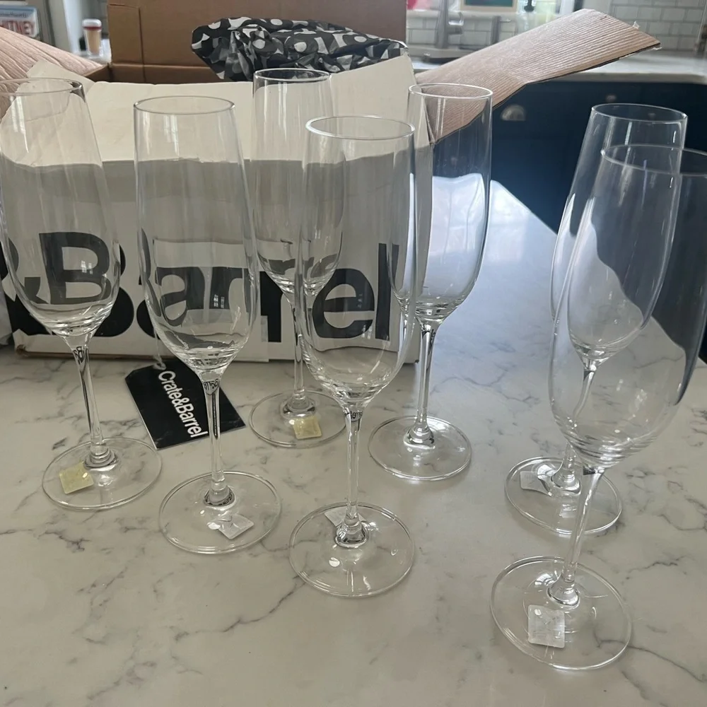 Set of 7 Crate n Barrel Champagne Flute Glasses